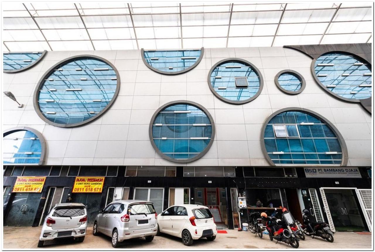 Reddoorz Plus @ Centrium Katamso Medan Dış mekan fotoğraf