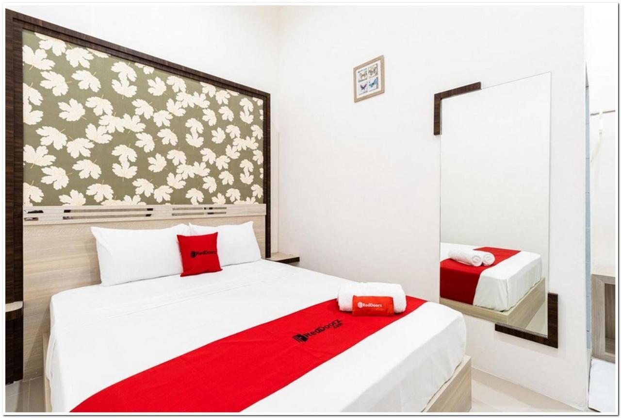 Reddoorz Plus @ Centrium Katamso Medan Dış mekan fotoğraf