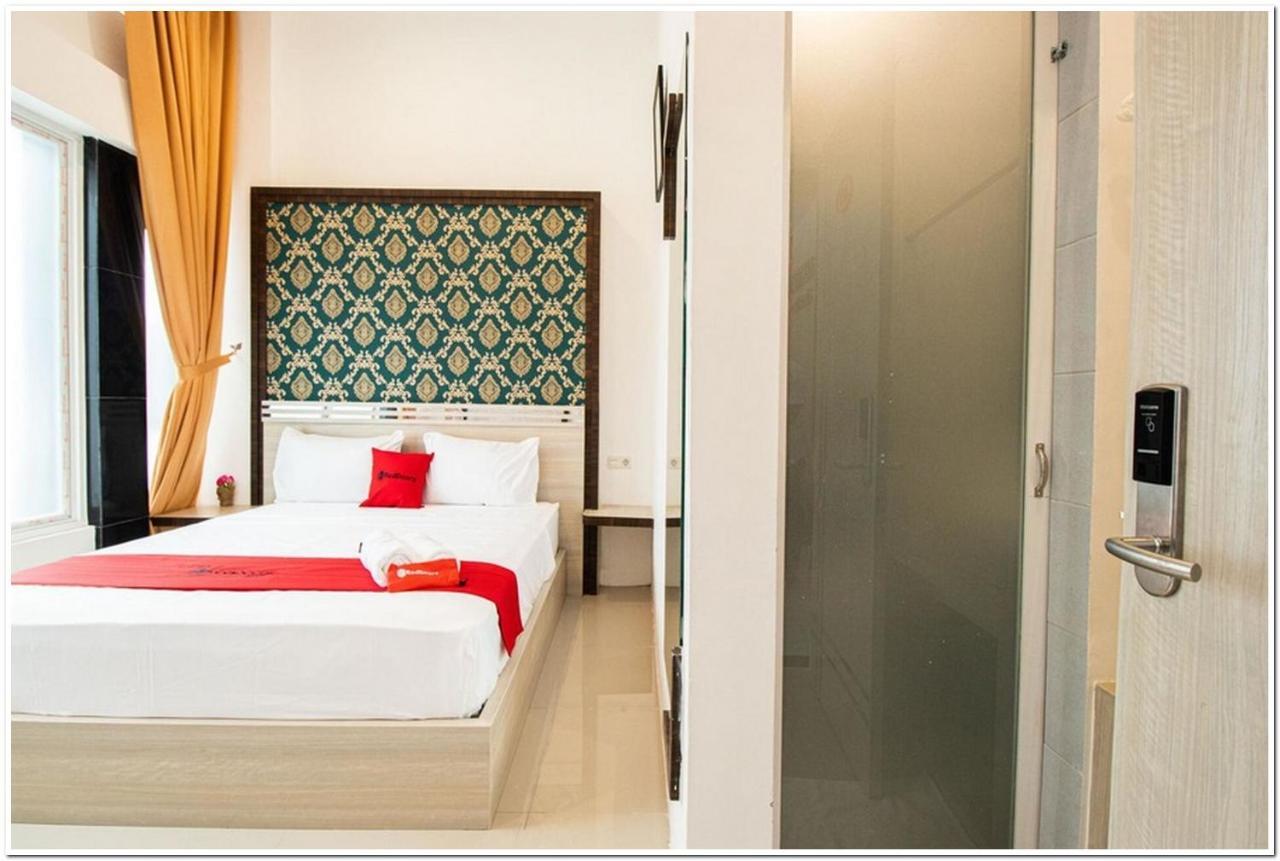Reddoorz Plus @ Centrium Katamso Medan Dış mekan fotoğraf
