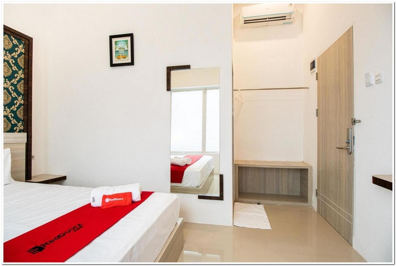 Reddoorz Plus @ Centrium Katamso Medan Dış mekan fotoğraf